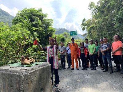 20190428 地面部隊上山前祈福(林務局提供)